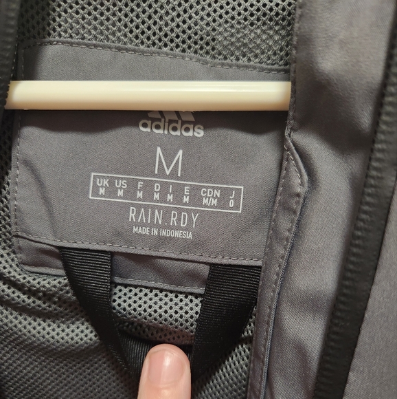 Men's Adidas waterproof Windbreaker - Picture 4 of 5